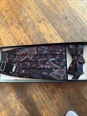 After Six Black Paisley Cummerbund and Bow Tie Set with Blue and Red Accents